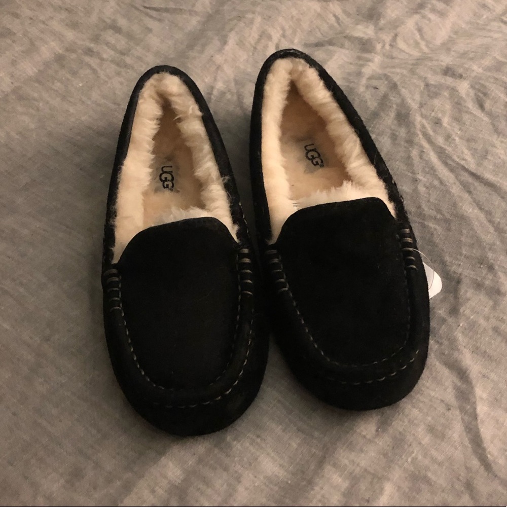 UGG Ansley Slippers, Black, size 6
